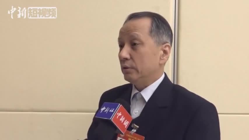 视频-全国政协委员安阿玥：不宜在马桶上长时间玩手