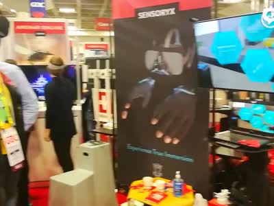 VR 新技术，支持模拟手指动作