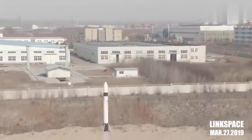 视频：中国首个可回收火箭来了！翎客航天火箭回收成