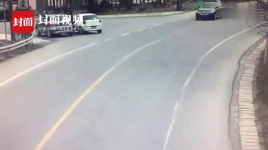 视频-疯狂司机拖行老人60米：无证毒驾还打人