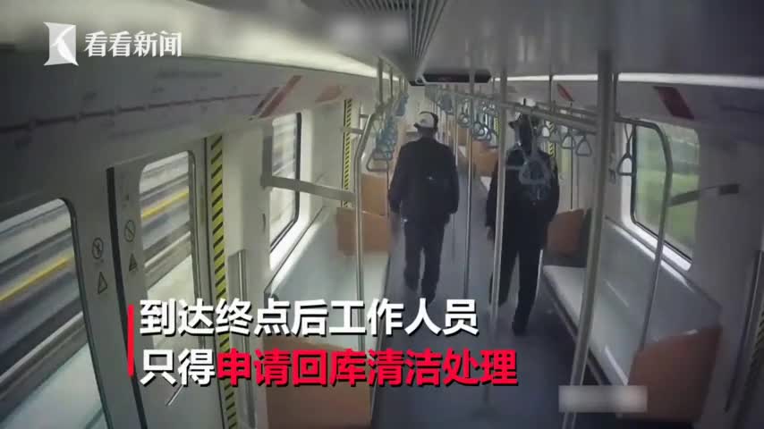 视频-大学生上海地铁车厢任性涂鸦 8人花10小时