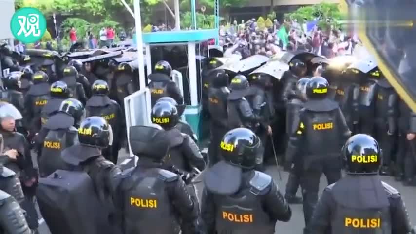视频：印尼大选结果引发暴力冲突 已造成6死200
