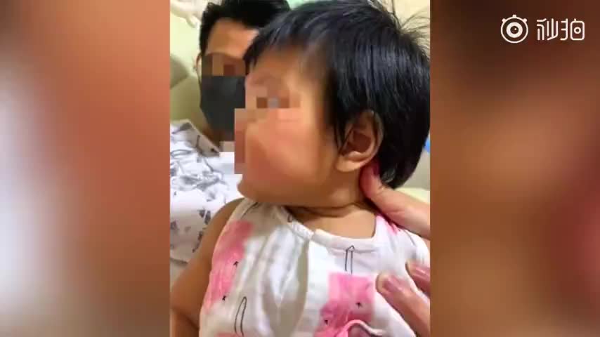 视频-保姆对7个月大女婴打脸捂嘴 监控曝光后跪地