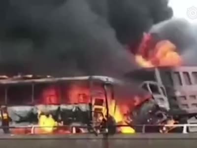 内蒙古3车相撞后起火车辆被烧成铁架 6人死亡30多人受伤送医