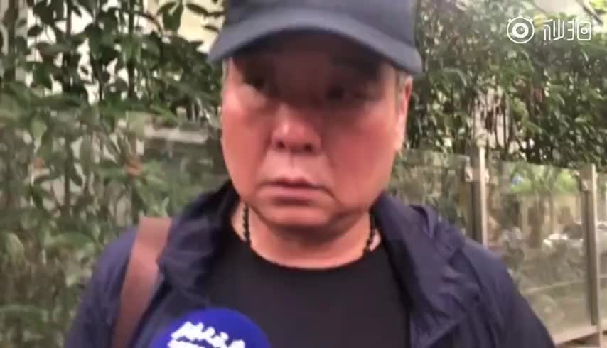视频-上海杀妻冰柜藏尸案二审宣判 杨敢连夫妇到达