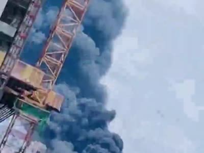 视频|突发！贵阳老干妈厂区发生火灾 现场浓烟滚滚
