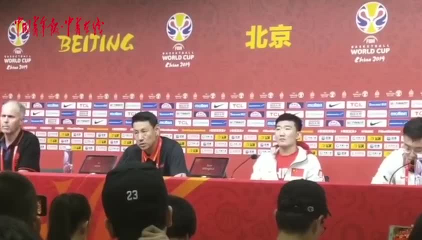 视频-男篮主帅李楠回应连续发球失误：队员紧张经验
