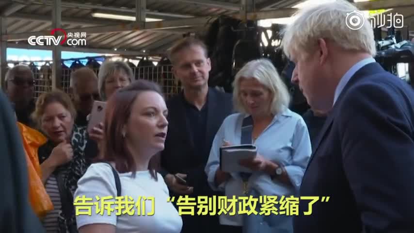 视频：英国首相与女子街头争论 遭呛“你还有脸来这