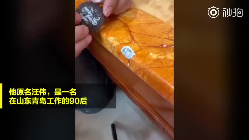 视频：中国小哥方便面修iPhone11震惊老外