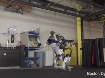 波士顿动力机器人Atlas的体操运动