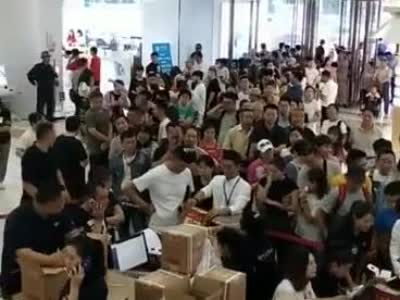 风华高科人事震荡净利润下滑三成 风华高科人事震荡净利润下滑三成