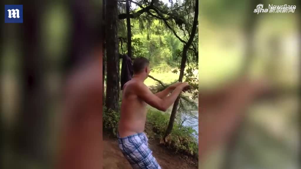 视频|爆笑！美国一男子河面上荡秋千意外松手落水