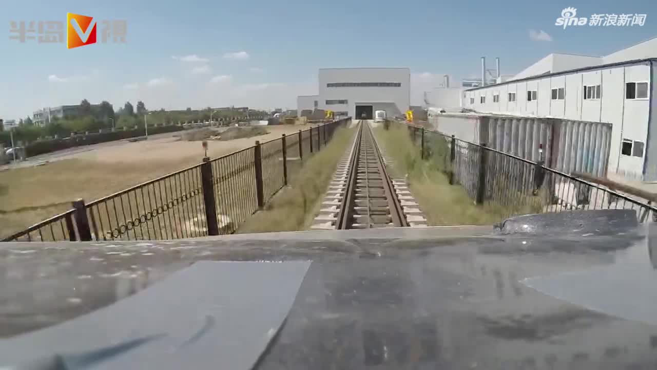 视频-高铁时速76公里相撞实验：车头炸裂但没脱轨