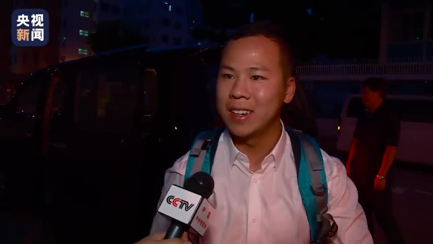 视频-香港光头警长北京行心愿单：爬长城、看故宫、