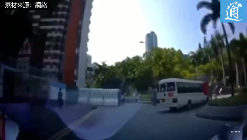 视频-好暖！香港小朋友喊警察哥哥加油