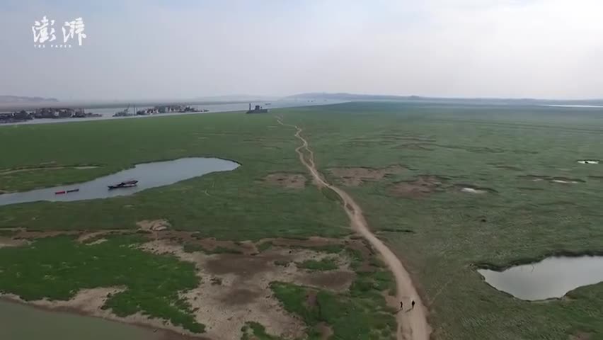 视频-水落石出见奇观！鄱阳湖枯水期提前 千年石岛