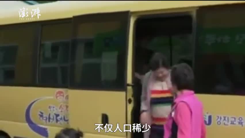 视频-学生荒？韩国老奶奶要和孙辈一起上课