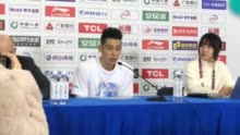 林书豪球鞋:首钢大胜八一,林书豪穿特制球鞋送别高以翔