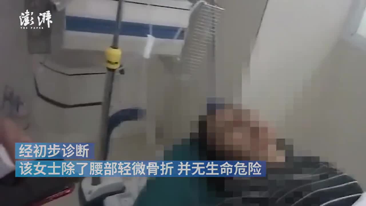 重庆一女子刚做完检查离开医院横穿马路被撞骨折 新浪新闻