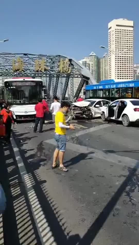 广州最新车祸 昨天图片