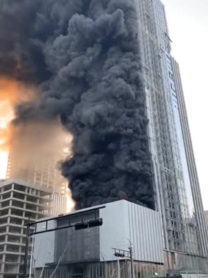 视频|网传济南奥体CBD工地着火 目前火势已得到控制