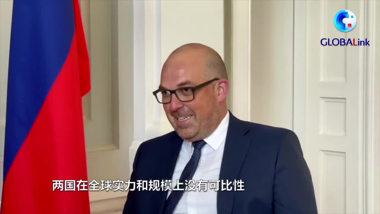 敦士登愿加强与中国的双边交流和商业合作访列支敦士登公国首相里施