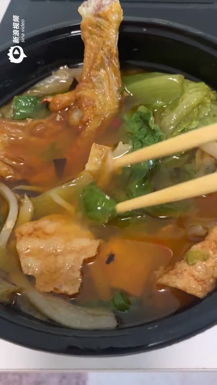 肥仔柳州螺螄粉點的螺螄菜中含有蒼蠅食品安全理賠卻只退還訂單本金