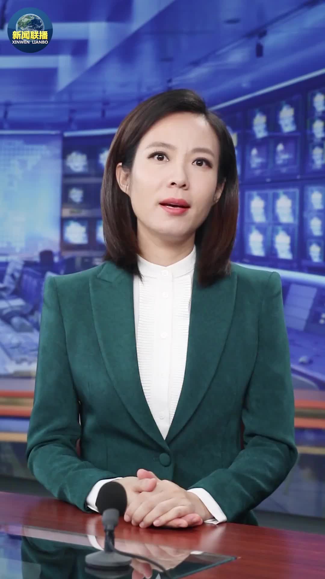央视主持人宝晓峰图片
